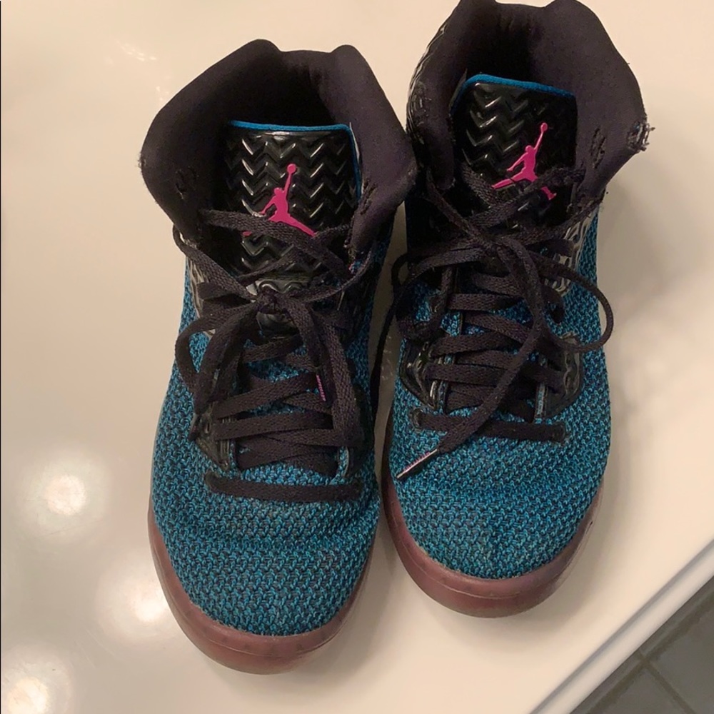 Nike Jordan’s 6.5